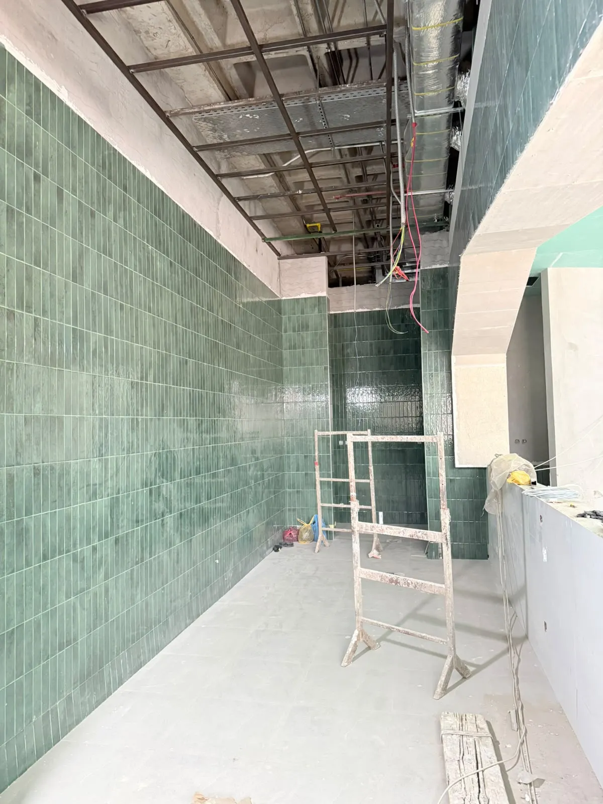 Restaurant site tilework executed